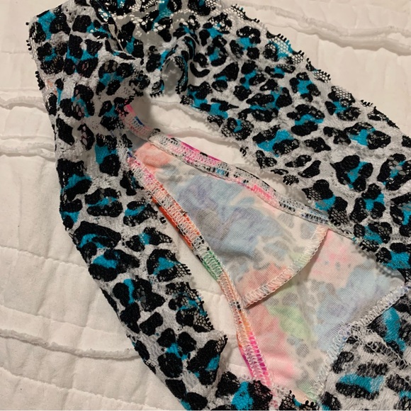 VS Vintage PINK floral lace trim thong panty - Picture 5 of 6